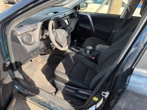 Used 2018 Toyota RAV4 LE w/ Carpet Mat Package image 16