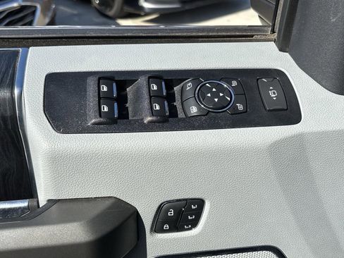 Used 2022 Ford F450 Limited w/ FX4 Off-Road Package image 25