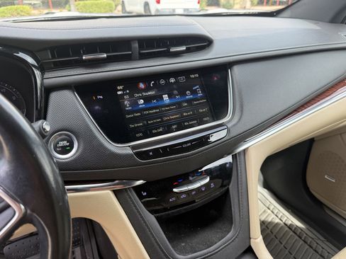 Used 2019 Cadillac XT5 Luxury image 18