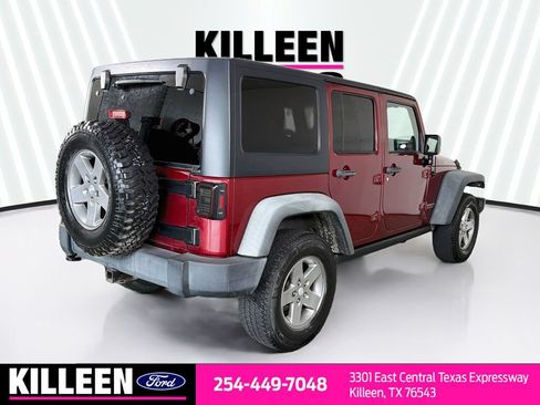 Used 2011 Jeep Wrangler Unlimited Rubicon w/ Connectivity Group AWD/4WD image 9