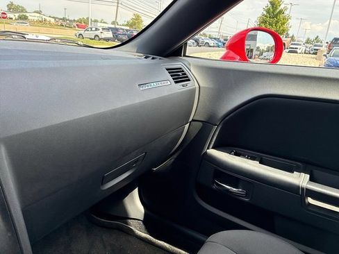 Used 2010 Dodge Challenger R/T RWD image 30