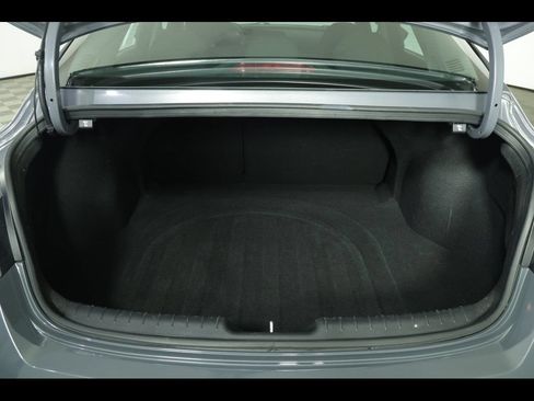 Used 2025 Hyundai Elantra SEL FWD image 11