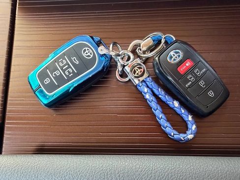 Used 2022 Toyota Sienna LE AWD/4WD image 69