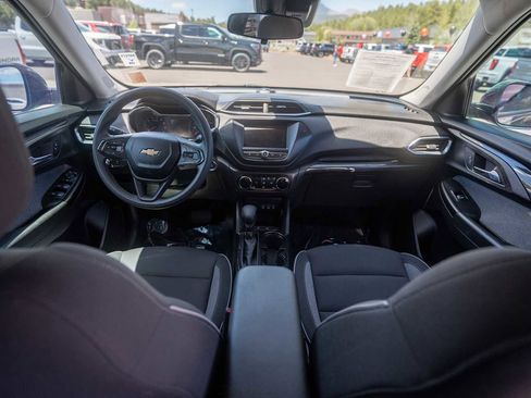 Used 2023 Chevrolet TrailBlazer LT FWD image 14