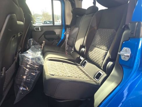 New 2026 Jeep Gladiator Mojave image 25