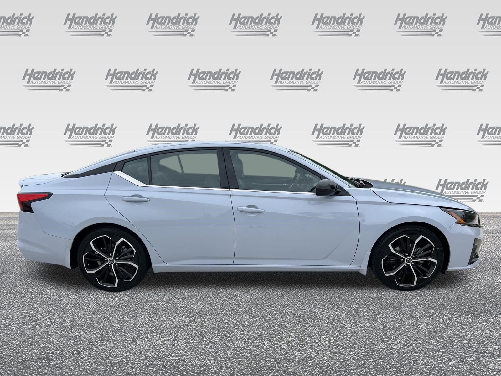 Used 2023 Nissan Altima 2.5 SR w/ SR Premium Package FWD image 10