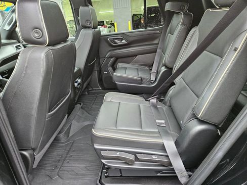 Used 2023 GMC Yukon SLT w/ SLT Premium Package image 15