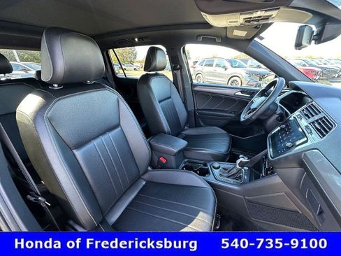 Used 2024 Volkswagen Tiguan SE R-Line image 37