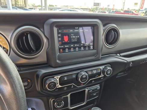 Used 2022 Jeep Wrangler Unlimited Sport AWD/4WD image 21