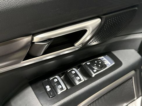 Used 2025 Kia Telluride S AWD/4WD image 22