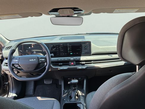Certified 2025 Kia K4 EX FWD image 18