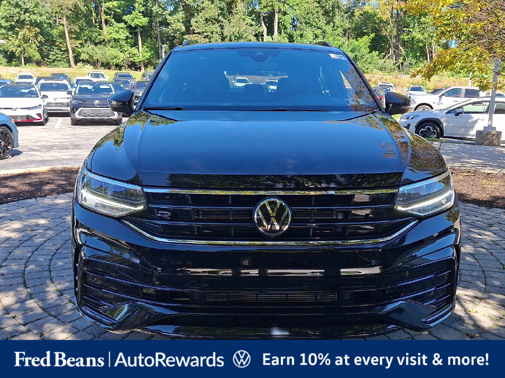 Certified 2024 Volkswagen Tiguan SE R-Line AWD/4WD image 2