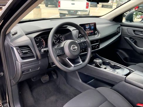 Used 2024 Nissan Rogue S FWD image 16