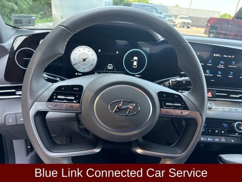 Used 2023 Hyundai Elantra SEL w/ Convenience Package FWD image 18