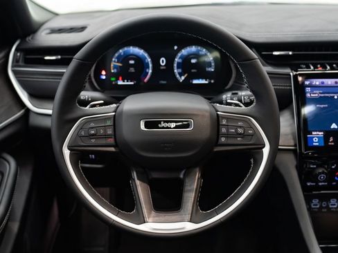 New 2025 Jeep Grand Cherokee L Limited w/ Trailer Tow Package image 15