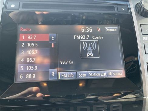 Used 2018 Toyota Tundra SR image 13