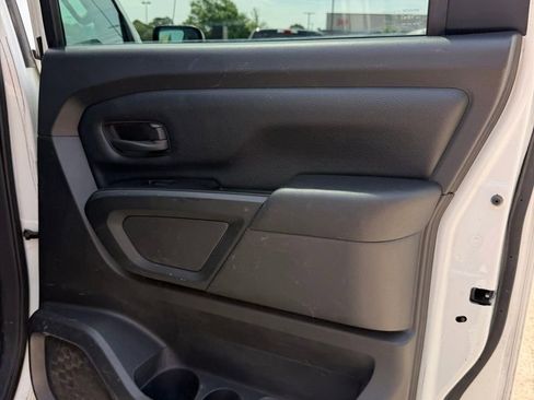 Used 2018 Nissan Titan S RWD image 21