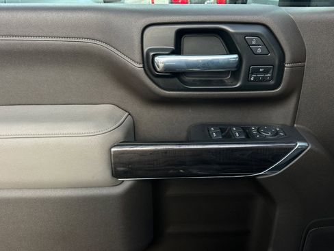 Used 2021 Chevrolet Silverado 2500 LTZ w/ LTZ Convenience Package image 11