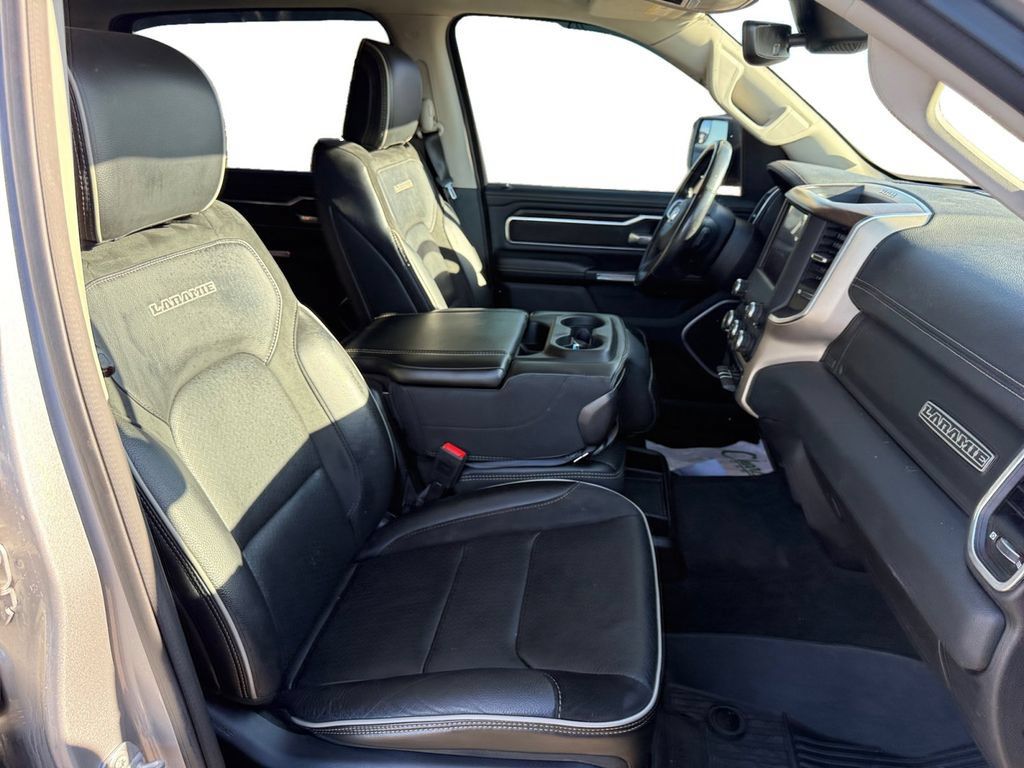 Used 2022 RAM 1500 Laramie AWD/4WD image 15