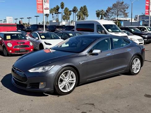 Used 2016 Tesla Model S 70 image 2