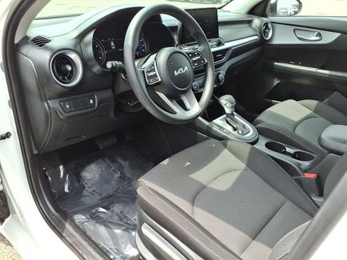 Used 2024 Kia Forte LXS FWD image 11