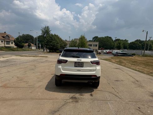 Used 2018 Jeep Compass Limited w/ Navigation Group AWD/4WD image 6