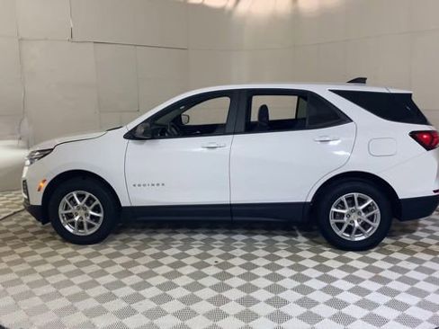 Used 2024 Chevrolet Equinox LS w/ LS Convenience Package AWD/4WD image 8