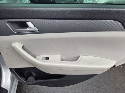 Used 2017 Hyundai Sonata SE image 11