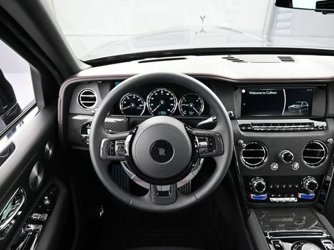 Certified 2024 Rolls-Royce Cullinan Black Badge AWD/4WD image 18