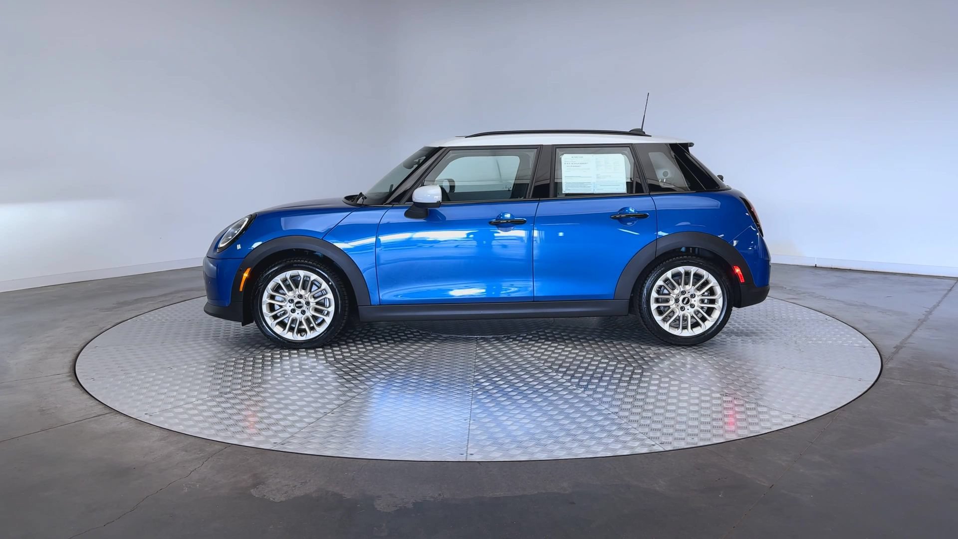 Certified 2026 MINI Cooper 4-Door Hardtop FWD image 5