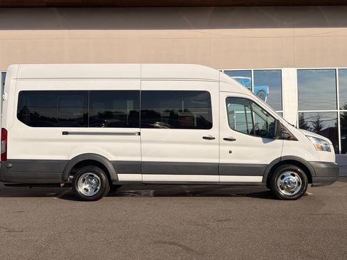 Used 2018 Ford Transit 350 XLT RWD image 4
