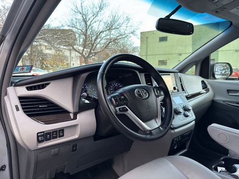 Used 2016 Toyota Sienna XLE w/ XLE Navigation Package image 13