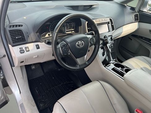 Used 2013 Toyota Venza XLE w/ XLE Premium Pkg FWD image 16