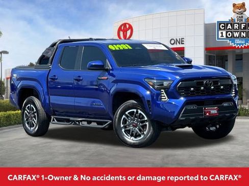 Used 2025 Toyota Tacoma TRD Sport AWD/4WD image 2