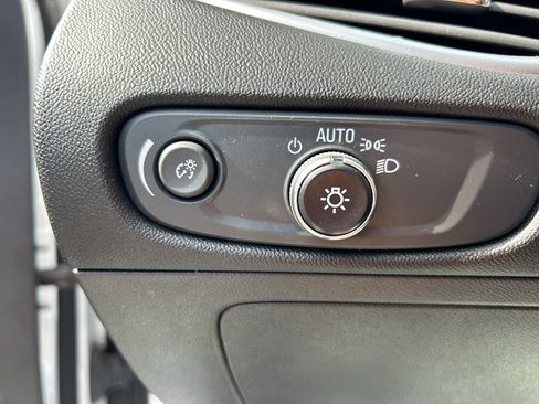 Used 2022 Chevrolet Malibu LT FWD image 22