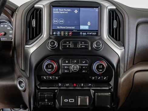 Used 2020 Chevrolet Silverado 2500 LTZ AWD/4WD image 23
