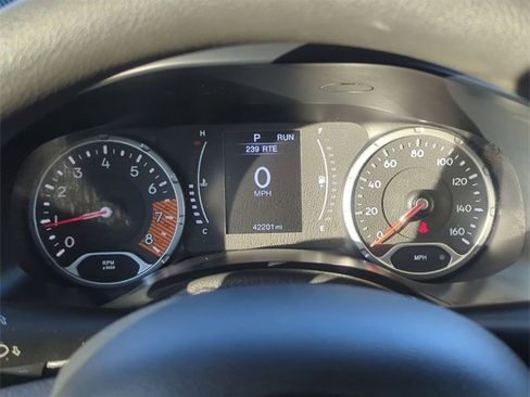 Used 2023 Jeep Renegade Latitude image 16