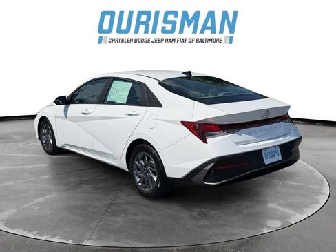Used 2024 Hyundai Elantra SEL FWD image 4