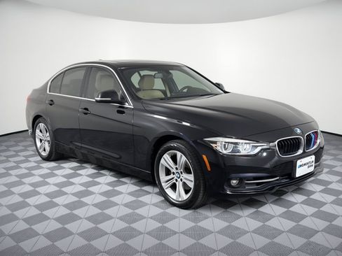 Used 2018 BMW 330i Sedan RWD image 7
