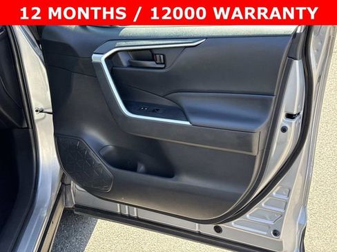 Used 2021 Toyota RAV4 LE AWD/4WD image 8