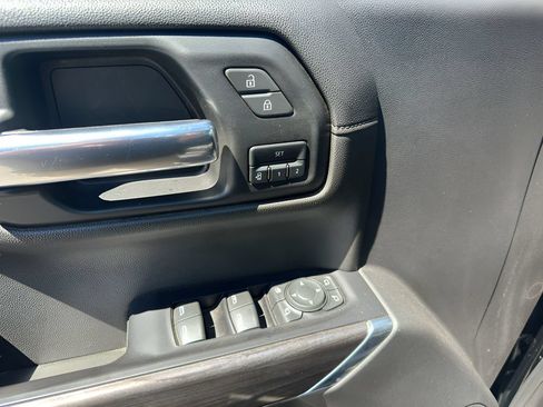 Used 2020 Chevrolet Silverado 1500 LTZ AWD/4WD image 15