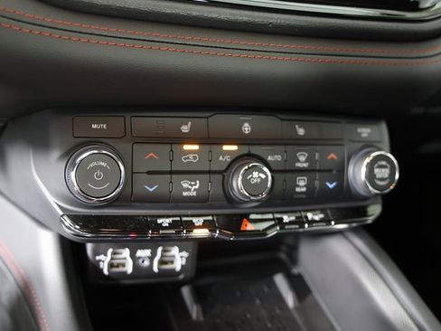 Used 2025 Dodge Durango R/T w/ Blacktop Package image 18