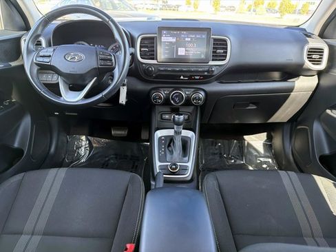 Used 2022 Hyundai Venue SEL image 13
