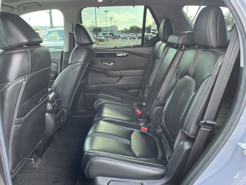Used 2025 Honda Pilot Touring image 36
