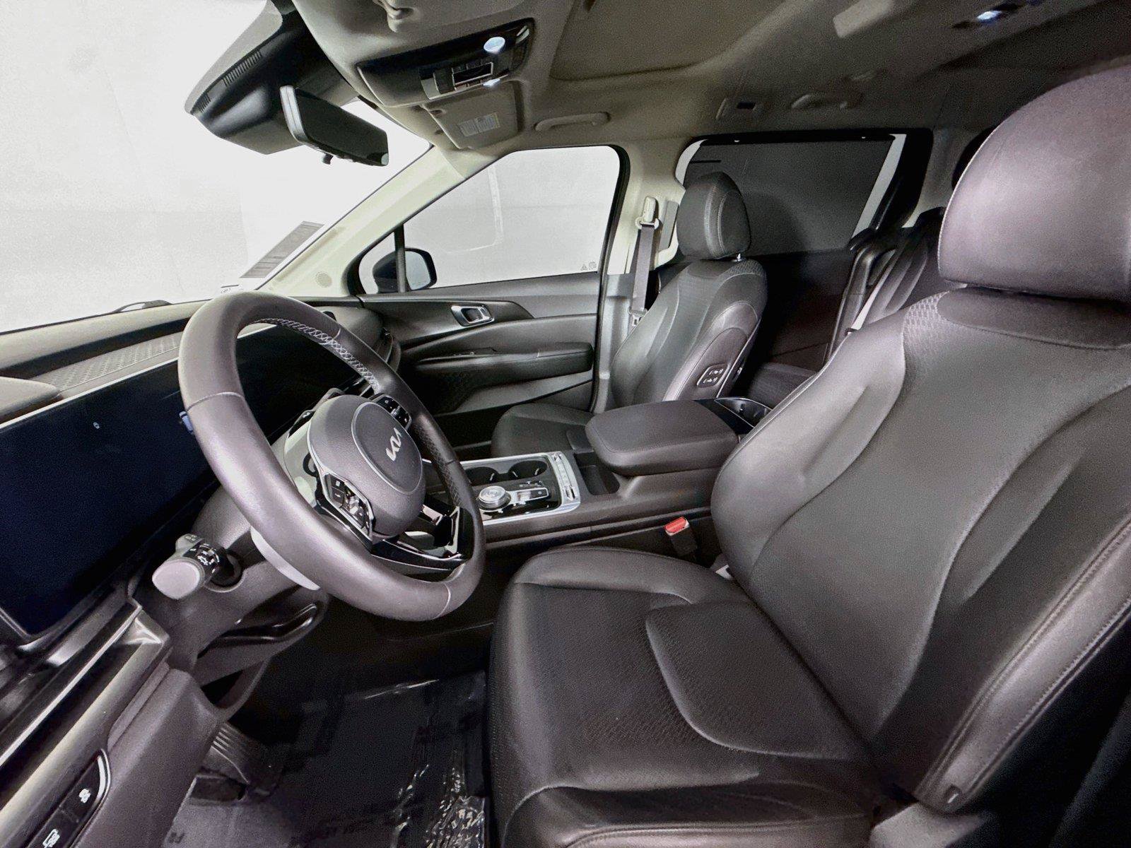 Used 2025 Kia Carnival SX Prestige FWD image 3