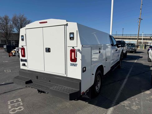 Used 2022 Ford F250 XL w/ Power Equipment Group image 6