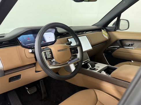 New 2026 Land Rover Range Rover Long Wheelbase SE AWD/4WD image 4
