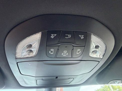 Used 2025 Chrysler Pacifica Select FWD image 26