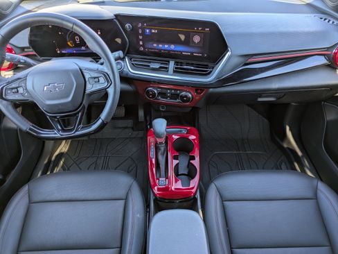 Used 2025 Chevrolet Trax RS w/ Sunroof Package image 10