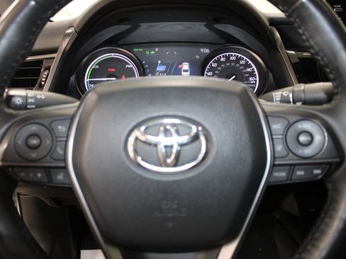 Used 2022 Toyota Camry XSE w/ Navigation Upgrade Package FWD image 13